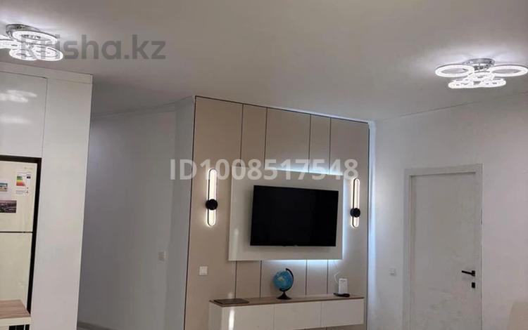1-бөлмелі пәтер · 70 м² · 10/25 қабат, мкр 11 112 в, бағасы: 10 000 ₸ в Актобе — фото 2