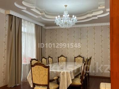 4-комнатная квартира · 235 м² · 9/9 этаж, Алихана Бокейхана за 600 000 ₸ в Астане, Есильский р-н