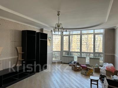4-комнатная квартира, 111 м², 4/10 этаж, мкр Аксай-1А 28Б за 61 млн 〒 в Алматы, Ауэзовский р-н