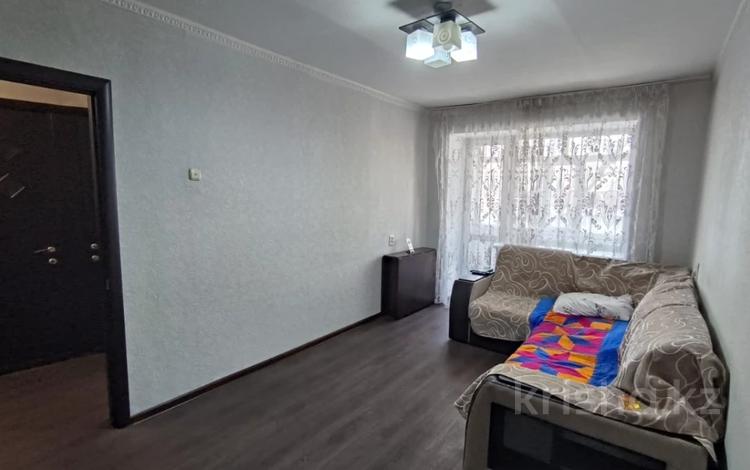 2-комнатная квартира · 44.4 м² · 2/5 этаж, мкр Михайловка , ул. Аманжолова за 19 млн ₸ в Караганде, Казыбек би р-н — фото 2