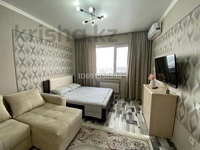 1-комнатная квартира, 45 м², 10/10 этаж по часам, Сейфуллина 5111 за 2 000 〒 в Алматы, Турксибский р-н