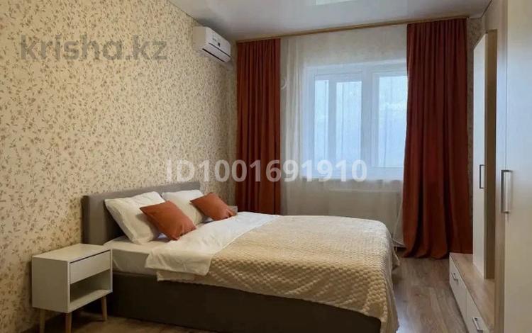 1-комнатная квартира · 60 м² · 3/25 этаж, мкр 11 112г — Актобе Ажары, Керуен Сити, World class, City Shopping center за 6 000 〒 — фото 6