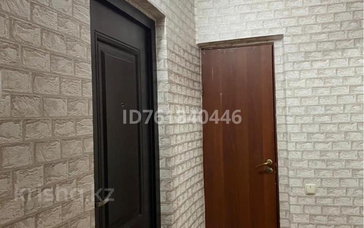 1-бөлмелі пәтер · 40 м² · 3/9 қабат, мкр Аксай-2 15, бағасы: 28 млн ₸ в Алматы, Ауэзовский р-н — фото 2