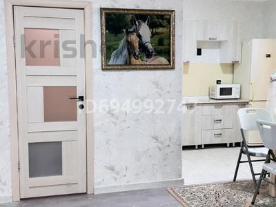 Аренда квартир в Алматы: 1-комнатная квартира · 46 м² · 10/10 этаж · помесячно, мкр Аксай-1 10/3 — Саина - Ташкентская за 200 000 〒 1-комнатная квартира · 46 м² · 10/10 этаж · помесячно, мкр Аксай-1 10/3 — Саина - Ташкентская за 200 000 〒 в Алматы, Ауэзовский р-н