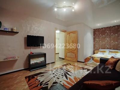 2-комнатная квартира, 53 м², 3/5 этаж посуточно, Северо-Восток за 8 000 〒 в Уральске