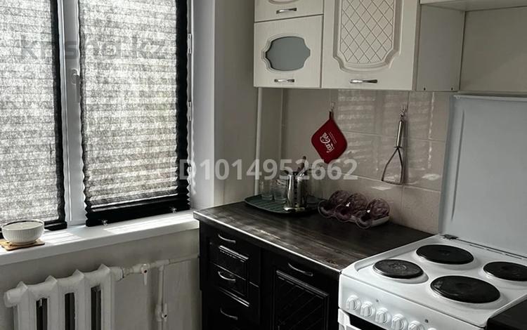 2-комнатная квартира · 40 м² · 1/5 этаж, 3 микрарайон 4 — На против кафе Миредо за 120 000 ₸ в Балхаше — фото 2