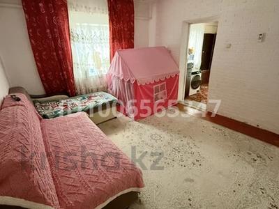 Отдельный дом · 4 комнаты · 82 м² · 6 сот., 11-й микрорайон — 44 средняя школа имени Бауыржана Момышулы за 20.5 млн ₸ в Шымкенте, Енбекшинский р-н