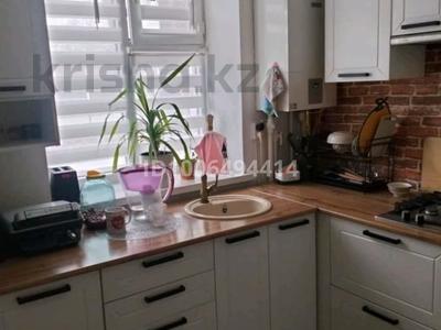 3-комнатная квартира · 52 м² · 1/2 этаж, Аль Фараби 85 — СЭС, Акимат, Дом культуры за 17 млн 〒 в Аксае