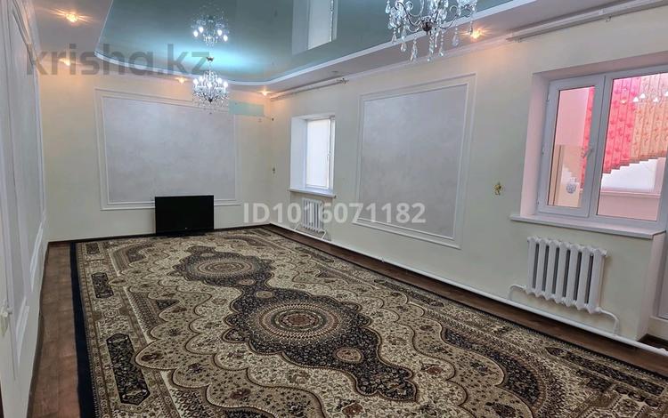 4-комнатная квартира · 92 м² · 2/2 этаж, Рыскулова за 150 000 ₸ в  — фото 2