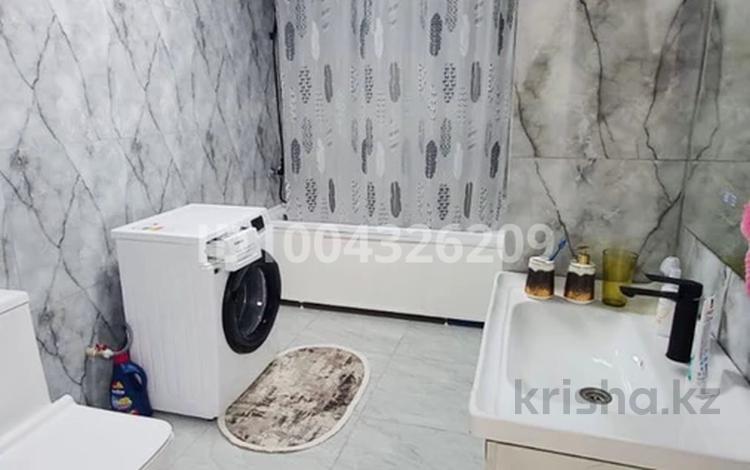 2 бөлме · 50 м² · 8 қабат, мкр Аккент 73 — Райымбек пен Яссауи, бағасы: 80 000 ₸ в Алматы, Алатауский р-н — фото 2