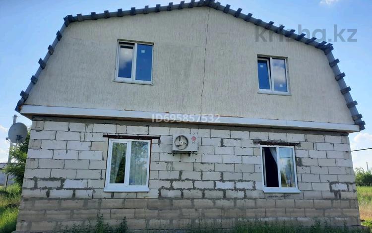 Жеке үй • 4 бөлмелер • 160 м² • 6 сот., Ёлочка 55, бағасы: 650 000 〒 в Уральске — фото 2