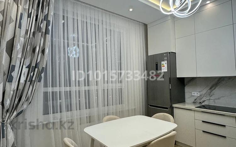 1-комнатная квартира · 45 м² · 9/12 этаж, Толе би 61 за 300 000 ₸ в Астане, Нура р-н — фото 2
