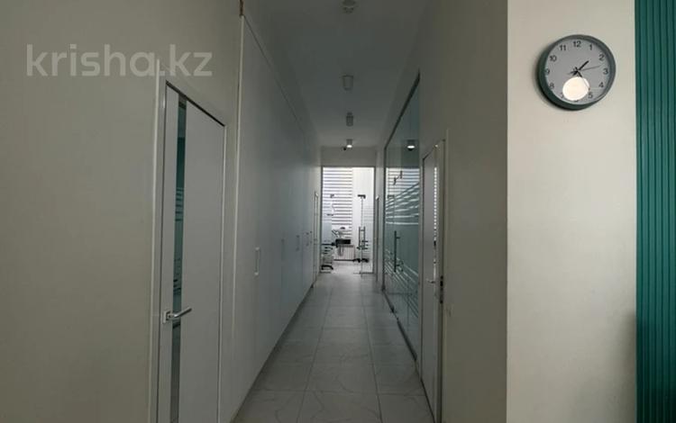 Сұлулық салондары, медорталықтар мен дәріханалар · 91 м², бағасы: ~ 1.3 млн ₸ в Алматы, Бостандыкский р-н — фото 18