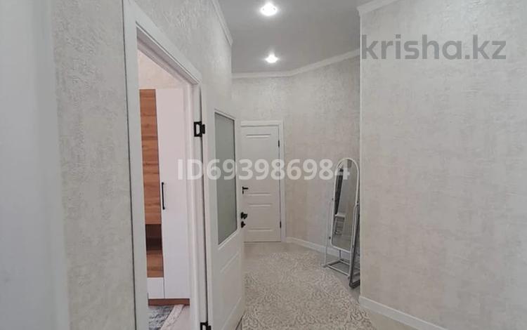 2-комнатная квартира · 60 м² · 5/7 этаж, 17-й мкр 110 за 200 000 ₸ в Актау — фото 2