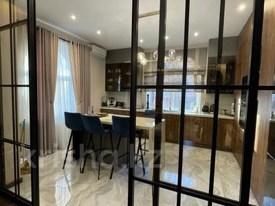 Отдельный дом · 6 комнат · 600 м² · 15 сот., Мукана наурызалиева 15 за 240 млн 〒 в Атырау