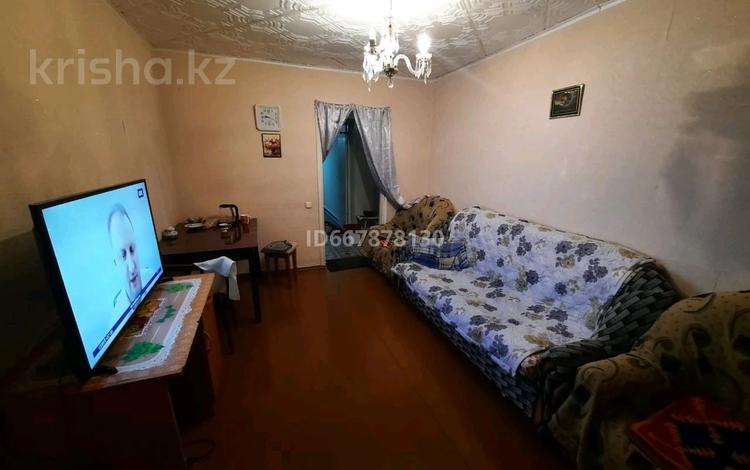 2-комнатная квартира · 48 м² · 2/5 этаж, Пришахтинск, 23й микрорайон 4 за 13.5 млн ₸ в Караганде, Алихана Бокейханова р-н — фото 2