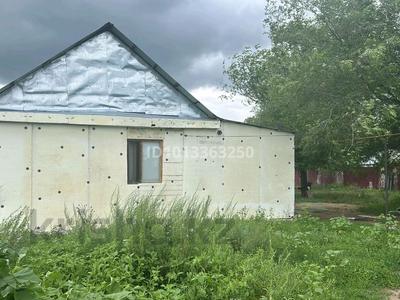 Жеке үй · 3 бөлме · 100 м², Гаухар 208 — Сарбаз, бағасы: 10 млн ₸ в Актобе, мкр Акжар
