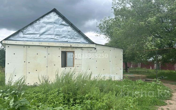 Жеке үй · 3 бөлме · 100 м², Гаухар 208 — Сарбаз, бағасы: 10 млн ₸ в Актобе, мкр Акжар — фото 2