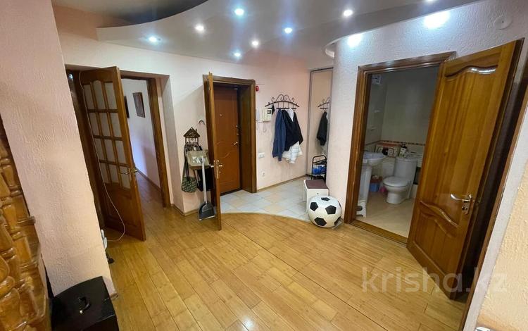 3-бөлмелі пәтер · 160 м² · 5/5 қабат, Достык 119, бағасы: 90 млн ₸ в Алматы, Медеуский р-н — фото 9