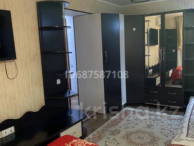 1-комнатная квартира · 35 м² · 2/4 этаж, Ул ,Аибергенова 8 за 8 000 ₸ в Шымкенте, Аль-Фарабийский р-н