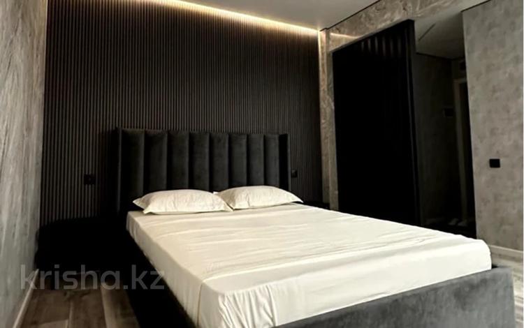 1-комнатная квартира · 48 м² · 5/17 этаж, мкр Юго-Восток, Республики за 18 000 ₸ в Караганде, Казыбек би р-н — фото 4