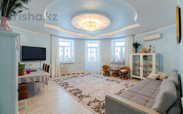 3-комнатная квартира, 112.7 м², 1/10 этаж, Ташенова 12