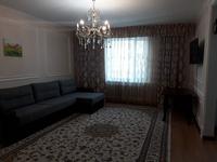 3-комнатная квартира, 100 м², 2/5 этаж помесячно, Каратал 63 за 250 000 〒 в Талдыкоргане, Каратал