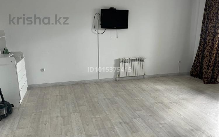 1-комнатная квартира · 45 м² · 1/5 этаж, мкр. Зачаганск пгт, Жангир хан 63а за 110 000 ₸ в Уральске — фото 2