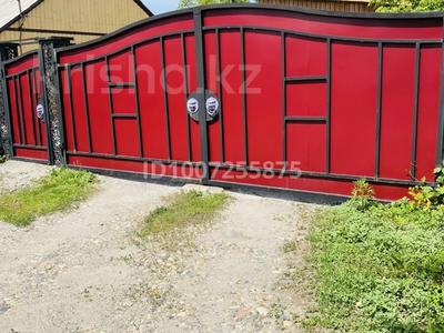 Отдельный дом · 3 комнаты · 60 м² · 10 сот., Железнодорожная 62 за 22 млн 〒 в Усть-Каменогорске, Ульбинский