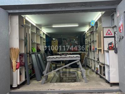Гараждар мен тұрақтар в Павлодарской обл.: Гараж · 20 м² · Розы Люксембург — Короленко розы Люксембург, бағасы: 3.5 млн 〒 Гараж · 20 м² · Розы Люксембург — Короленко розы Люксембург, бағасы: 3.5 млн 〒 в Павлодаре