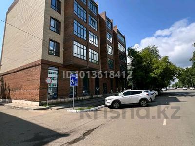 2-бөлмелі пәтер · 93 м² · 3/5 қабат, Қадыр Мырза-Әли ш/а., Абая, бағасы: 30 млн ₸ в Уральске, мкр Кадыра Мырза-Али
