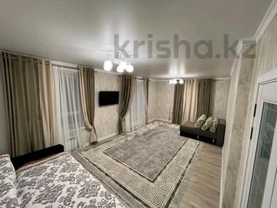 2-комнатная квартира, 70 м², 9 этаж помесячно, Розыбакиева 320 за 400 000 〒 в Алматы, Наурызбайский р-н