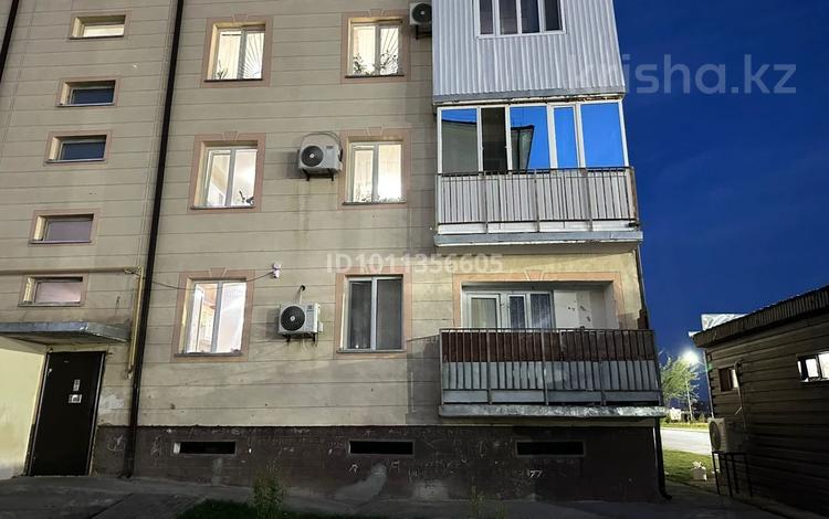 3-бөлмелі пәтер · 63.9 м² · 2/5 қабат, отырар 25 — шнос отырар район, бағасы: 21 млн ₸ в Туркестане — фото 2