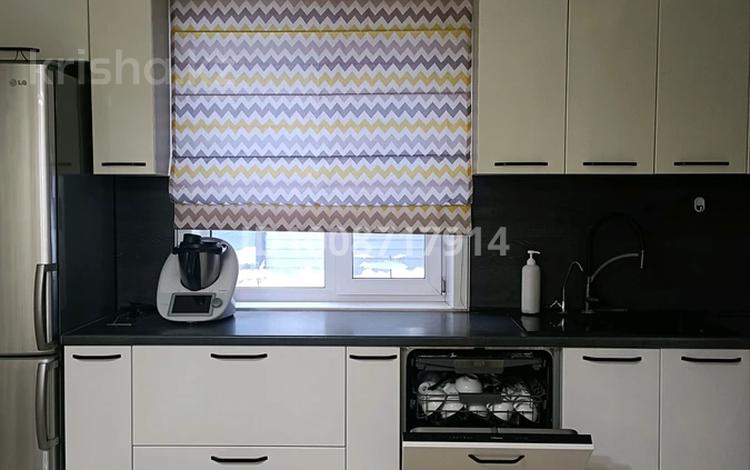 Отдельный дом · 6 комнат · 200 м² · 3 сот., Аль-Фараби 11 — Набережная - Аль-Фараби за 320 млн 〒 в Костанае — фото 3