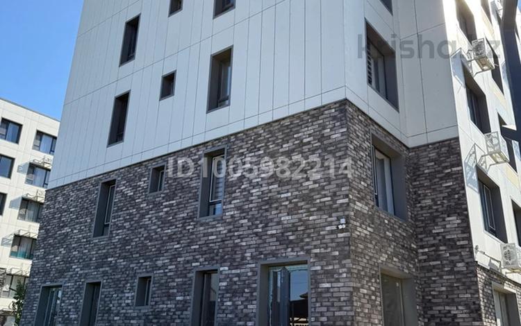 Офисы, магазины и бутики, склады, общепит, салоны красоты, фитнес и спорт, медцентры и аптеки, образование, кабинеты и рабочие места, студии · 83.4 м² за 350 000 〒 в  — фото 2