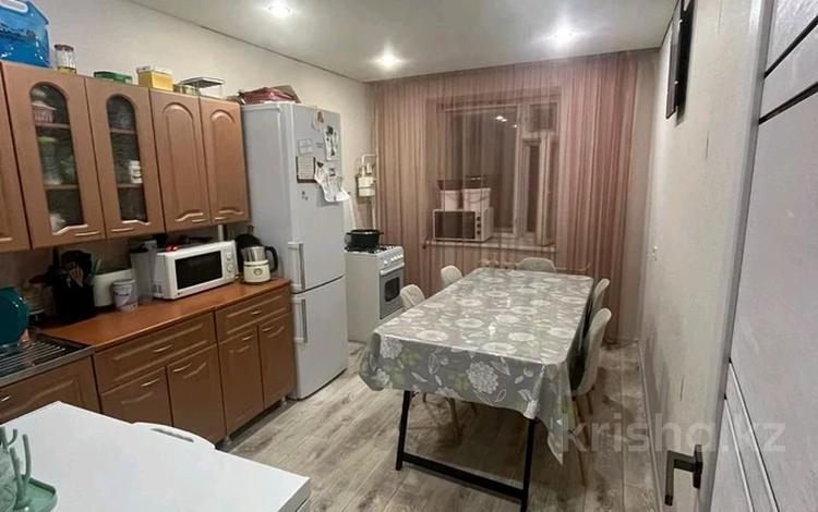 2-комнатная квартира · 60 м² · 8/10 этаж, гагарина за 17.5 млн 〒 в Уральске — фото 2