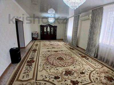Жеке үй · 9 бөлме · 400 м² · 5 жүзд., Токтамыс хана — 14 школа, бағасы: 55 млн ₸ в Актобе, мкр. Курмыш