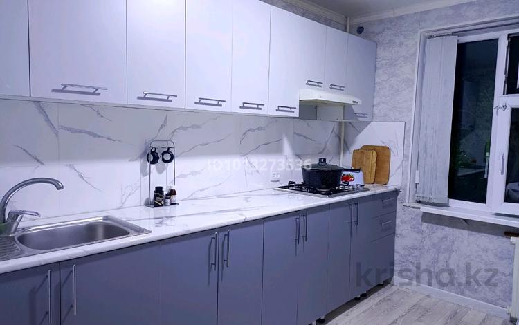 4-комнатная квартира · 78 м² · 4/5 этаж, мкр Салтанат 14 — Альфараби Сейфулина за 20 млн ₸ в Таразе — фото 2