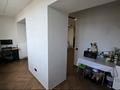 1-комнатная квартира · 46.8 м² · 8/9 этаж, мкр Комсомольский, Е251 4 — КазГЮУ, КазУТБ. за 25 млн ₸ в Астане, Есильский р-н — фото 9
