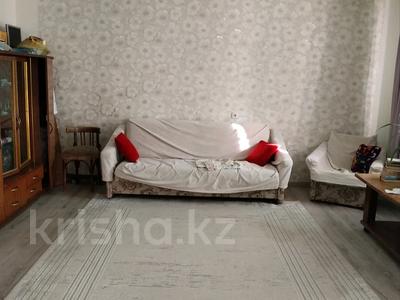 3 комнаты · 90 м² · 2/5 этаж, Назарбаева 242 — Маметовой за 45 000 〒 в Уральске, мкр Школьник