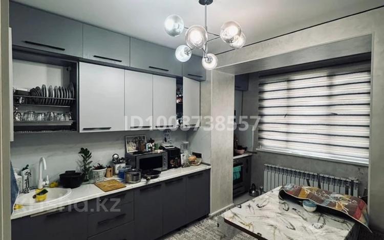 3-бөлмелі пәтер · 90 м² · 5/5 қабат, Абая, бағасы: 40 млн ₸ в  — фото 2