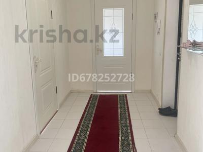 2-бөлмелі пәтер · 67 м² · 2/5 қабат, 15-й көше 18 — Отырар алеясы, бағасы: 30 млн ₸ в Туркестане