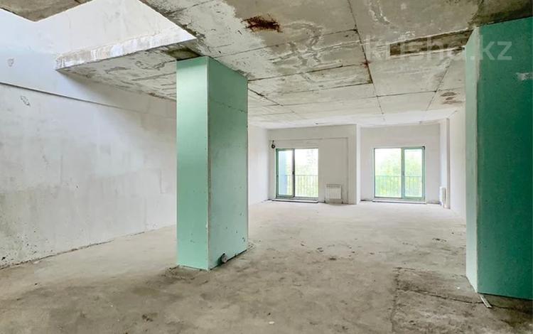 5-комнатная квартира · 243 м² · 3/3 этаж, Кажымукана 109 за 245 млн ₸ в Алматы, Медеуский р-н — фото 2