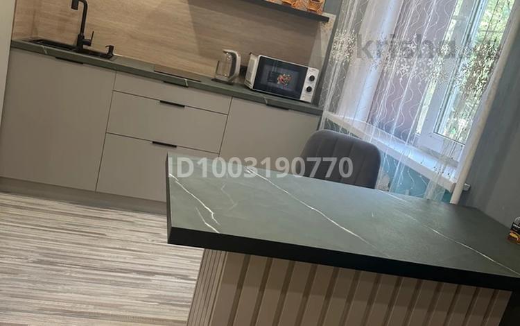 1-бөлмелі пәтер · 30 м² · 1/5 қабат, Ломоносова 19, бағасы: 10 000 ₸ в Экибастузе — фото 2