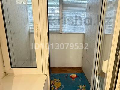 2-бөлмелі пәтер · 52 м² · 2/6 қабат, Строитель ш/а., жамбыла 211, бағасы: 25 млн ₸ в Уральске, мкр Строитель