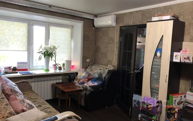2-бөлмелі пәтер · 42 м² · 5/5 қабат, Майкудук, 12й микрорайон, бағасы: ~ 9 млн ₸ в Караганде, Алихана Бокейханова р-н — фото 2