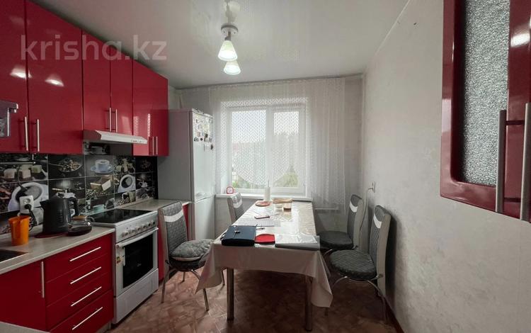4-бөлмелі пәтер · 77 м² · 8/9 қабат, Степной 2 ш/а., бағасы: 28.5 млн ₸ в Караганде, Казыбек би р-н — фото 7