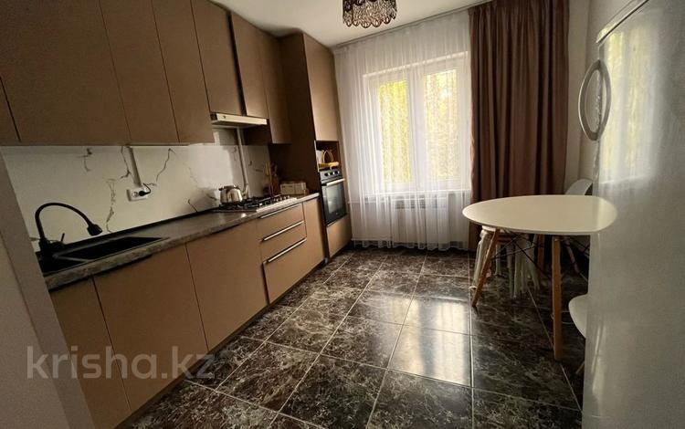 2-бөлмелі пәтер · 52 м² · 2/5 қабат, мкр Аксай-3Б, бағасы: 37.5 млн ₸ в Алматы, Ауэзовский р-н — фото 3