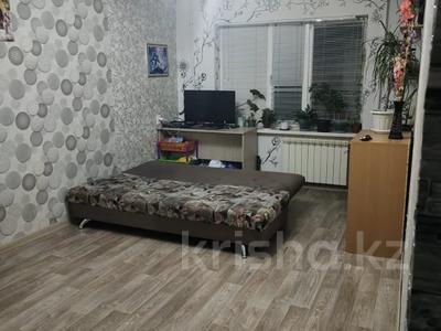 Продажа квартир в Актюбинской обл.: 2-комнатная квартира · 48 м² · 2/5 этаж, Братьев Жубановых за 15 млн 〒 2-комнатная квартира · 48 м² · 2/5 этаж, Братьев Жубановых за 15 млн 〒 в Актобе
