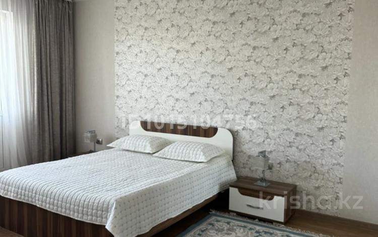 2-бөлмелі пәтер · 81 м² · 10/17 қабат, Навои 7, бағасы: 450 000 ₸ в Алматы, Ауэзовский р-н — фото 2